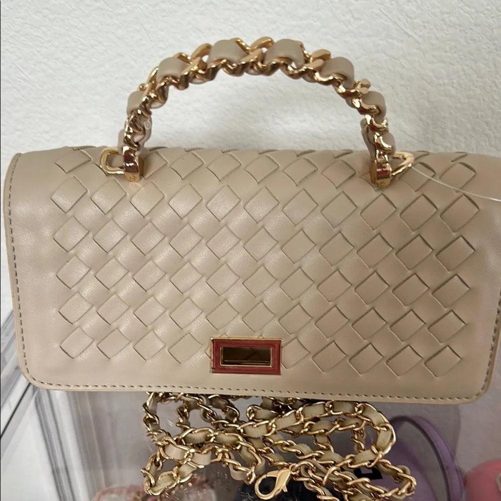 NWT Cream and Gold Woven Clutch with Chain Handle - Picture 5 of 5